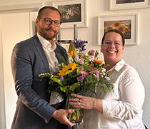 Marco Bohn gratuliert Christine Michelfeit-Schaper